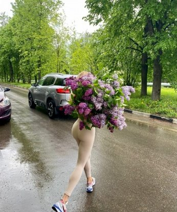 Встречи со мной - это настоящая находка для тех, кто ищет настоящую страсть и наслаждение. Я готова удовлетворить все ваши фантазии и желания. Мои услуги включают полный спектр эротических развлечений, а также массаж и секс в различных позах. Я гарантирую вам безупречную конфиденциальность и внимание, которое вы заслуживаете. Смотрите мои фото и отзывы, и вы поймете, что я та самая, кого вы искали. Жду встречи с вами в Москве. 💋🌹🔥 Зинаида